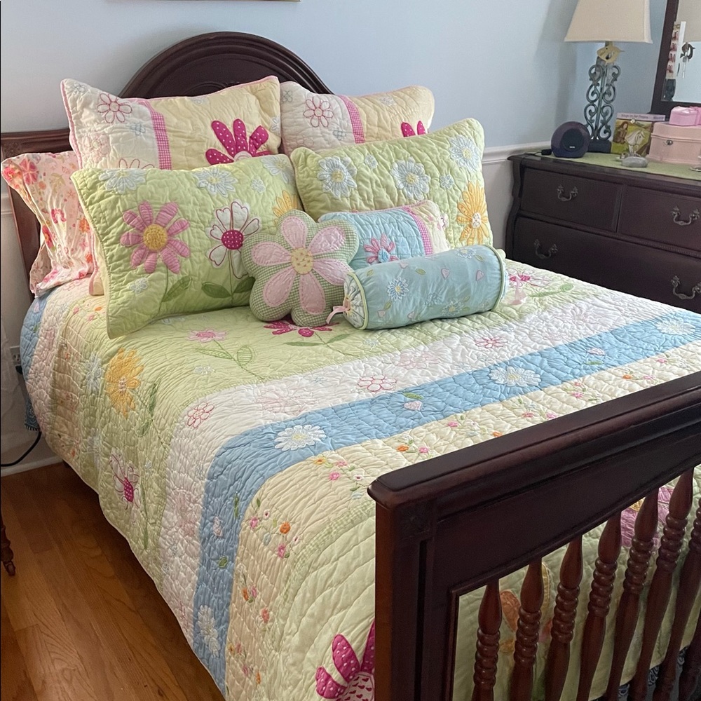 (SOLD) Pottery Barn Kids Garden Daisy Bedding Full